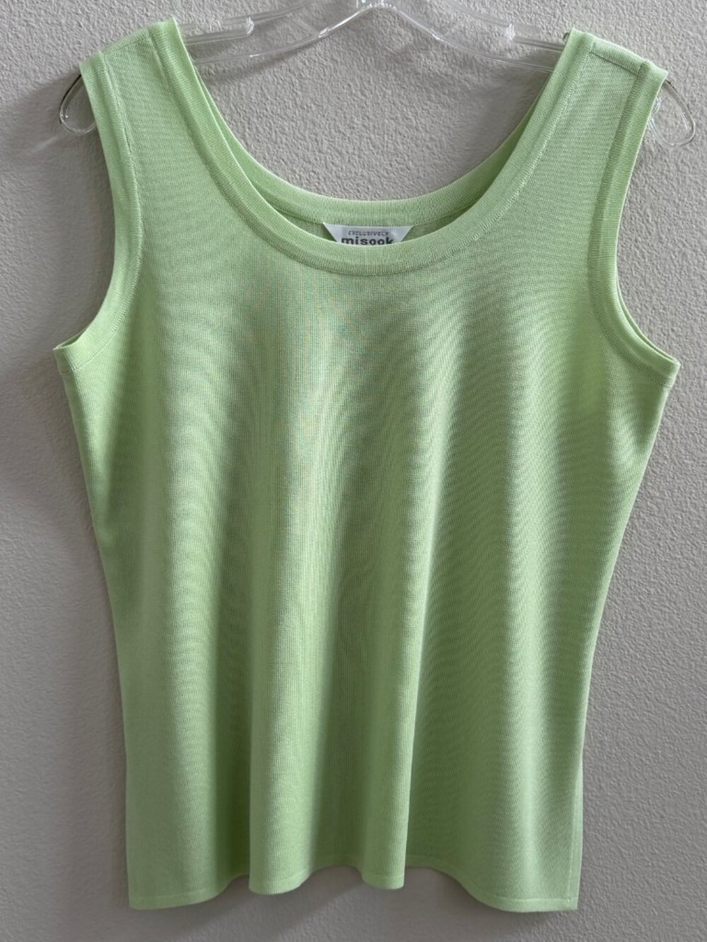 Exclusively Misook Mint Green Knit Sleeveless Shell Tank Top – Size Small
